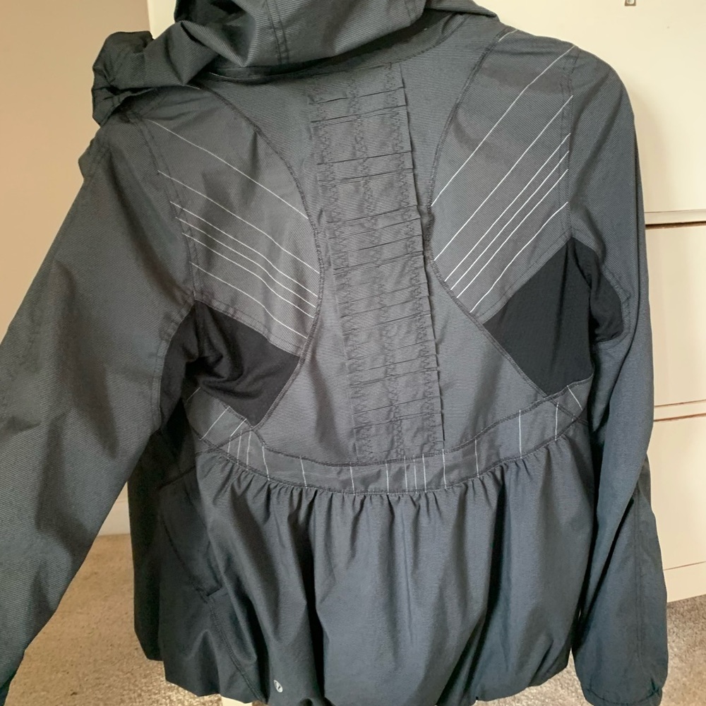 Lululemon Exercise Jacket - Picture 6 of 7